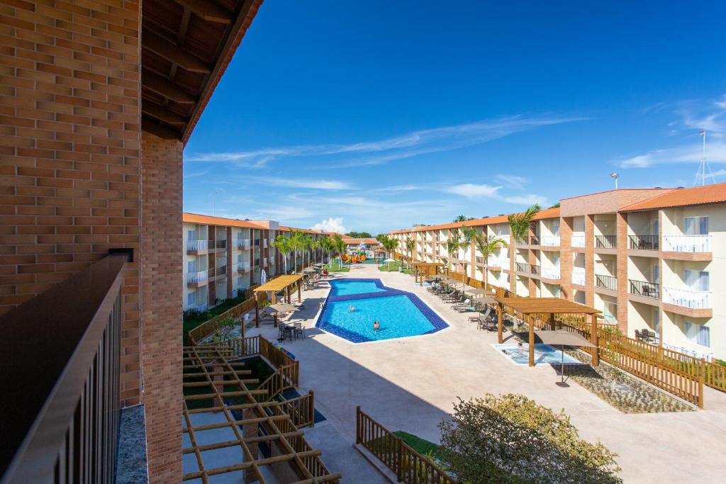 Vista da varanda para a piscina central